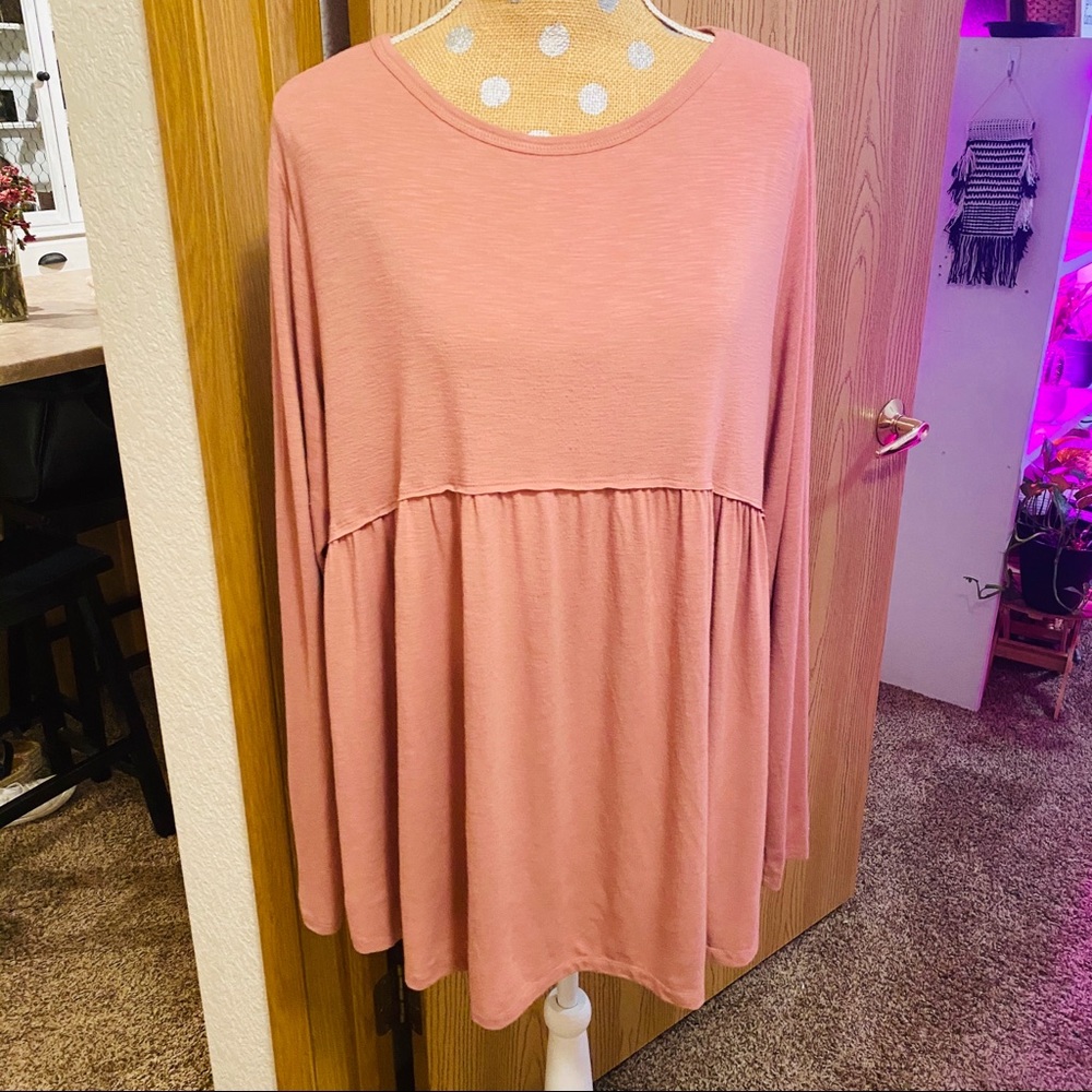 Long sleeve light pink peplum top